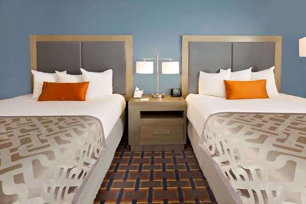  - Wingate by Wyndham Arlington Heights - I-90, Exit 70