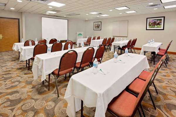  - Wingate by Wyndham Arlington Heights - I-90, Exit 70