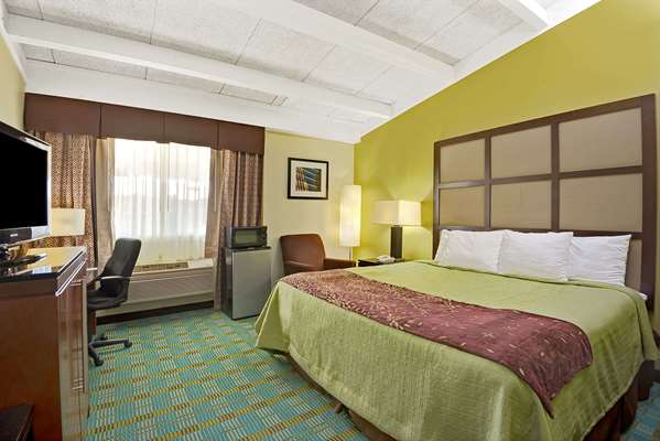  - Days Inn Southington - I-84, Exit 32