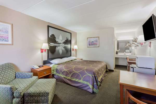  - Super 8 Motel Manassas