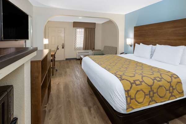  - Baymont Inn & Suites Ocean Springs - I-10, Exit 50