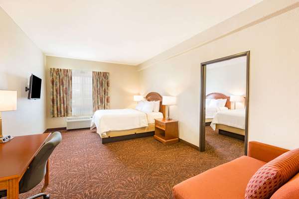 Suite - Days Inn & Suites Marana - I-10, Exit 246