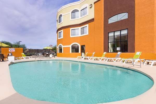 Pool - Days Inn & Suites Marana - I-10, Exit 246