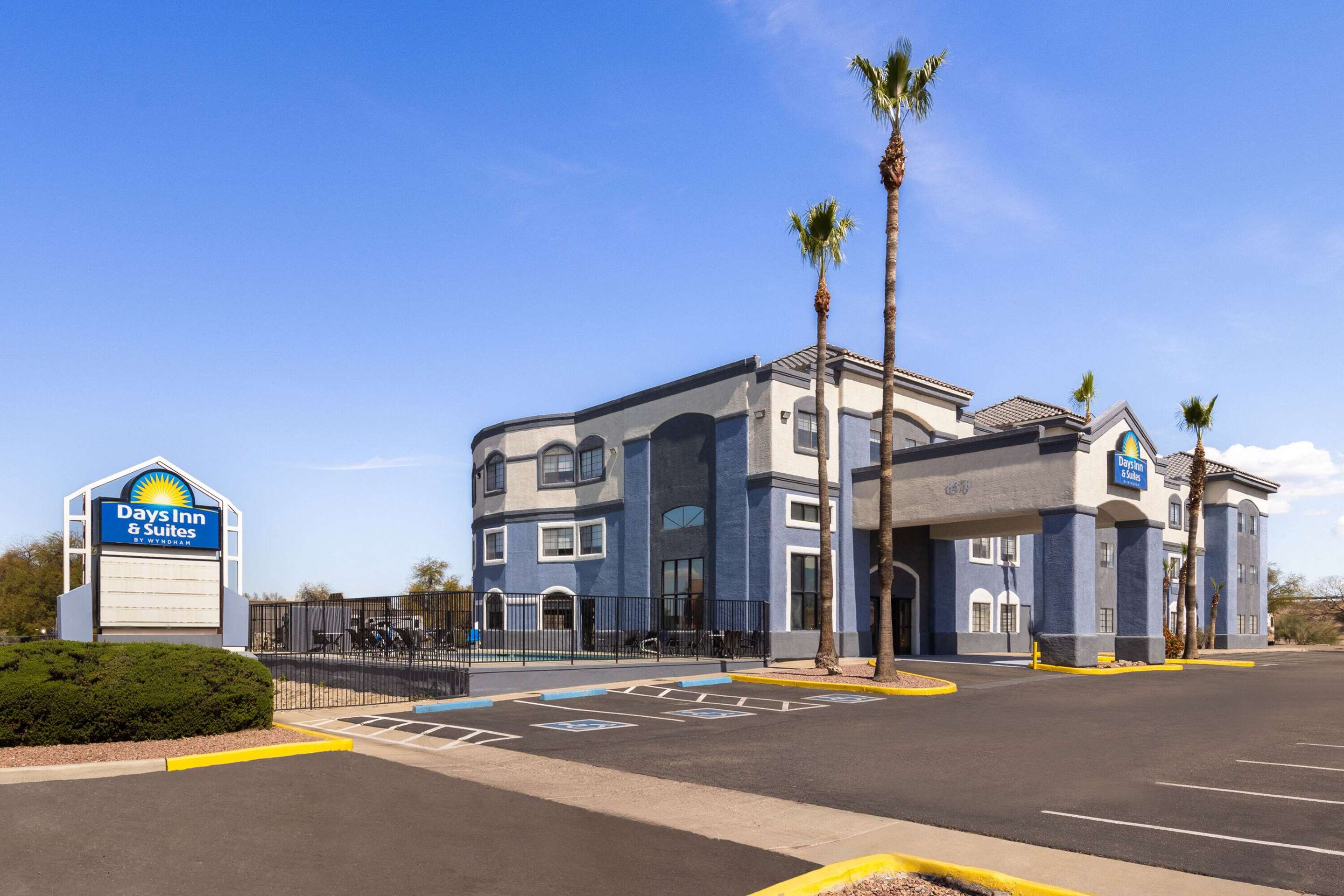 Exterior | Days Inn & Suites by Wyndham Tucson/Marana