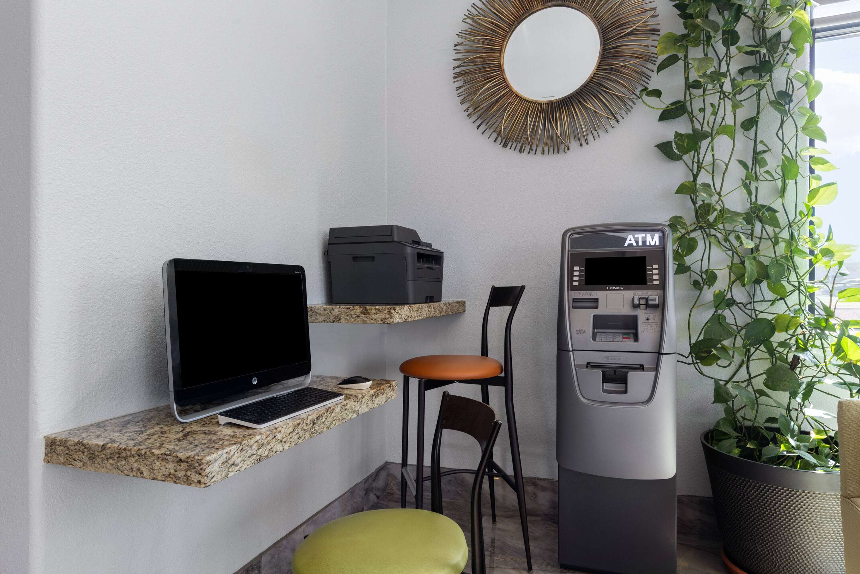 Business Center | Days Inn & Suites by Wyndham Tucson/Marana