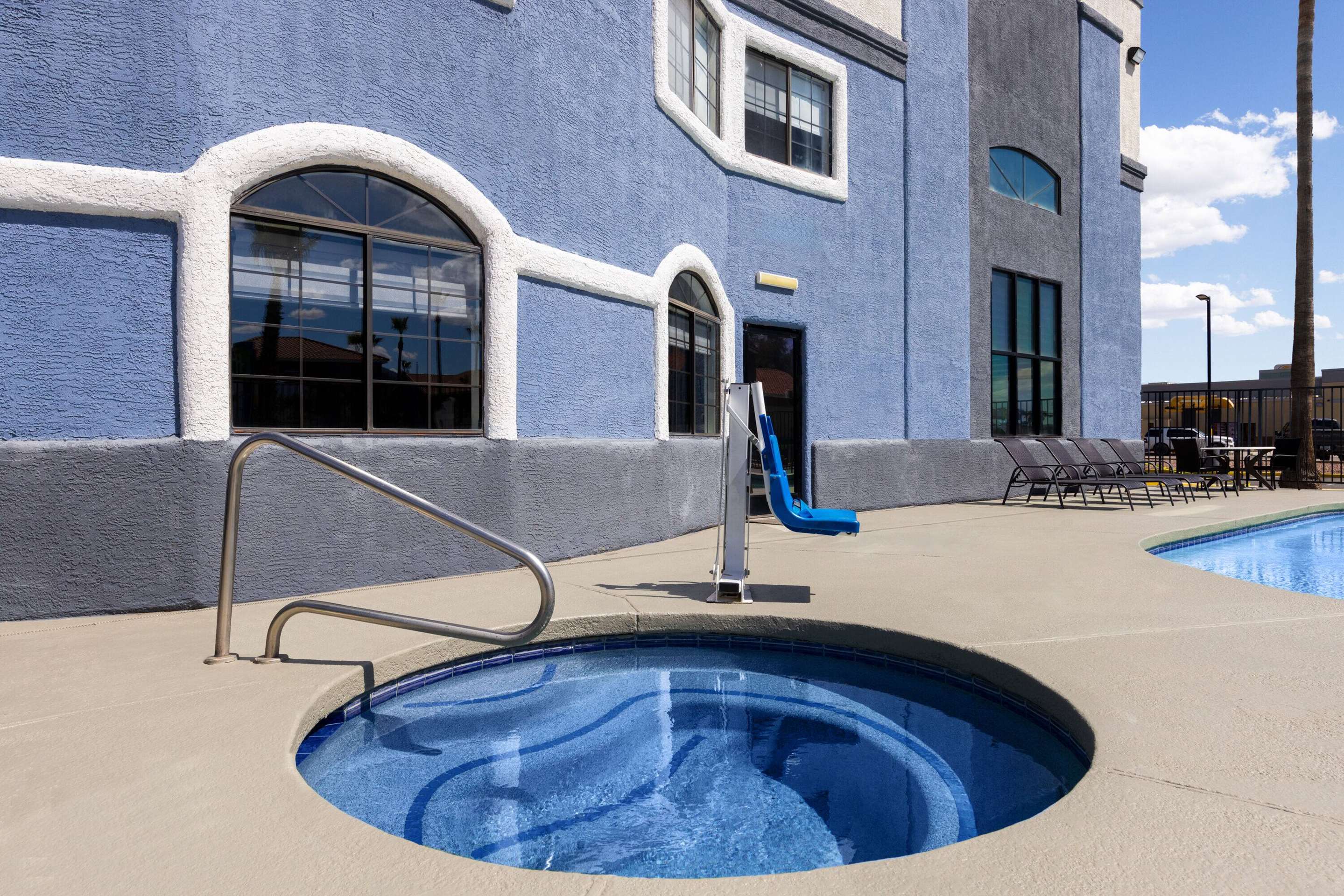 Pool | Days Inn & Suites by Wyndham Tucson/Marana