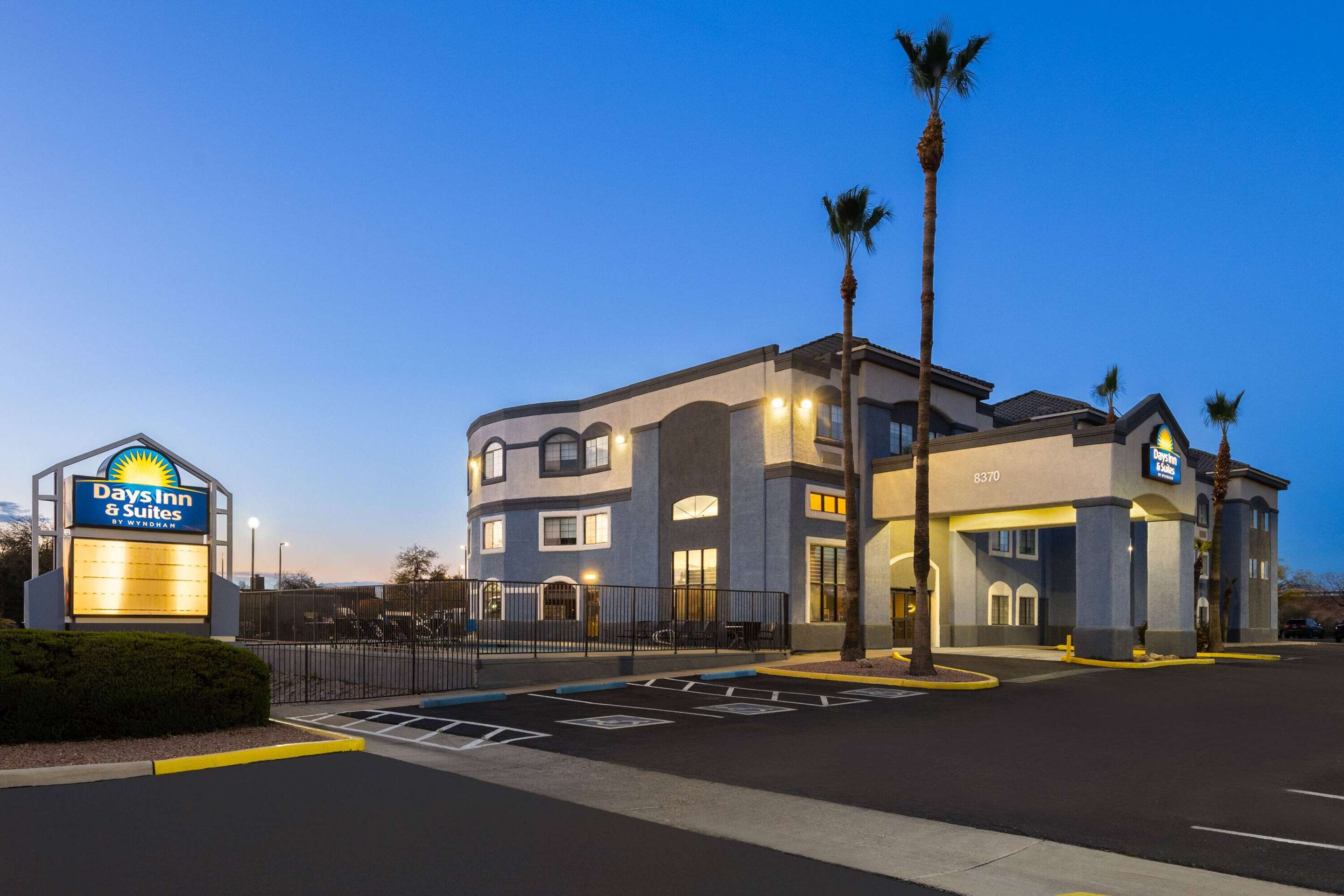 Exterior | Days Inn & Suites by Wyndham Tucson/Marana