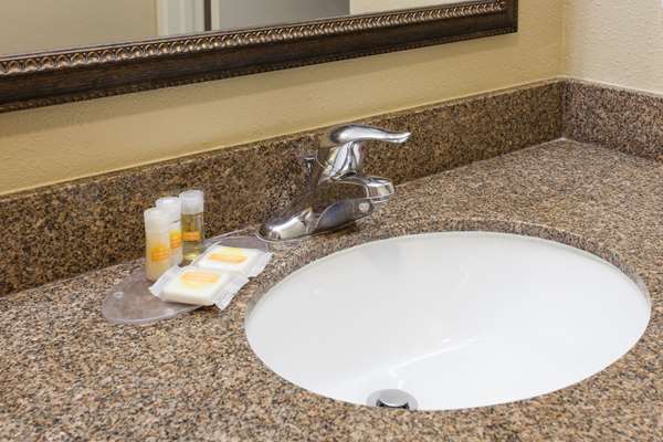  - Days Inn near Legoland Carlsbad - I-5, Exit 49