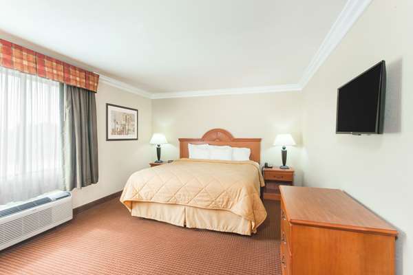 Suite - Days Inn near Legoland Carlsbad - I-5, Exit 49