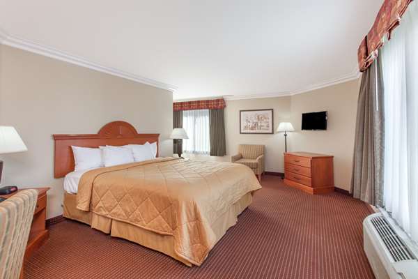 Suite - Days Inn near Legoland Carlsbad - I-5, Exit 49