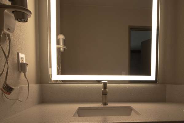  - Days Inn near Legoland Carlsbad - I-5, Exit 49