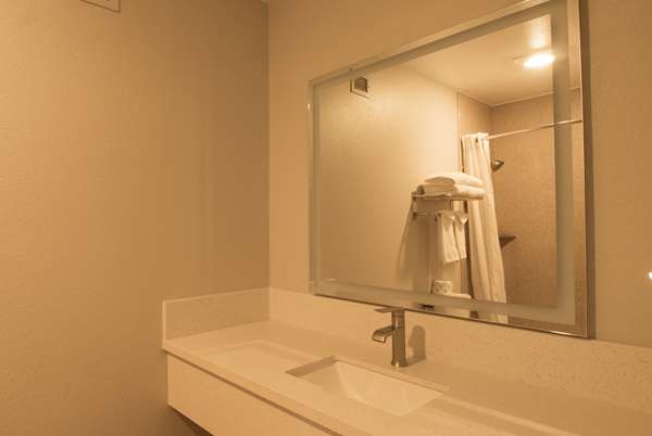  - Days Inn near Legoland Carlsbad - I-5, Exit 49