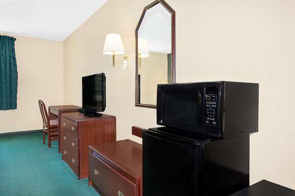  - Days Inn Lincoln - I-20, Exit 168