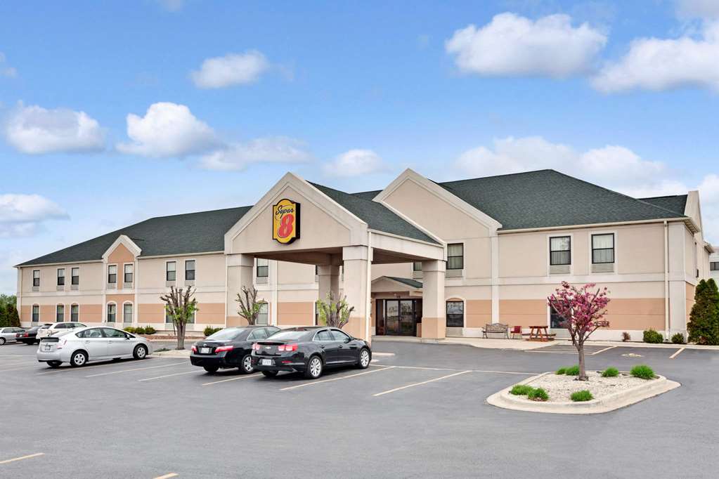 Super 8 Hampshire