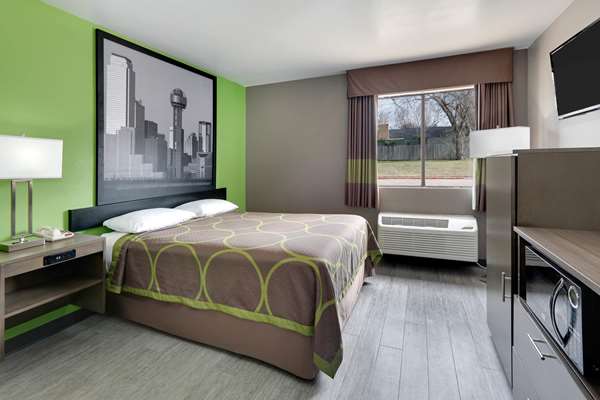  - Super 8 Hotel Waxahachie