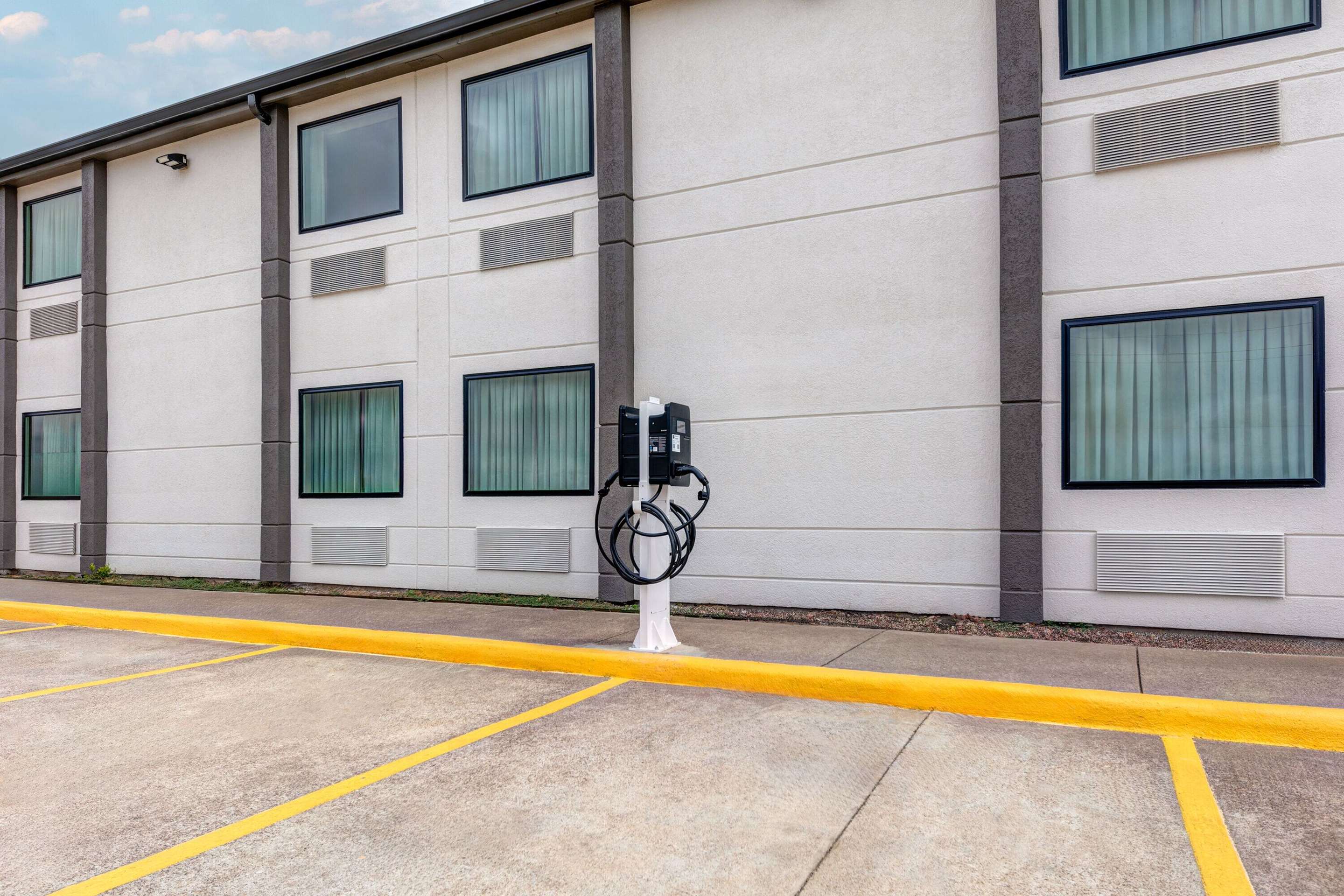 Undefined | Super 8 by Wyndham Waxahachie TX