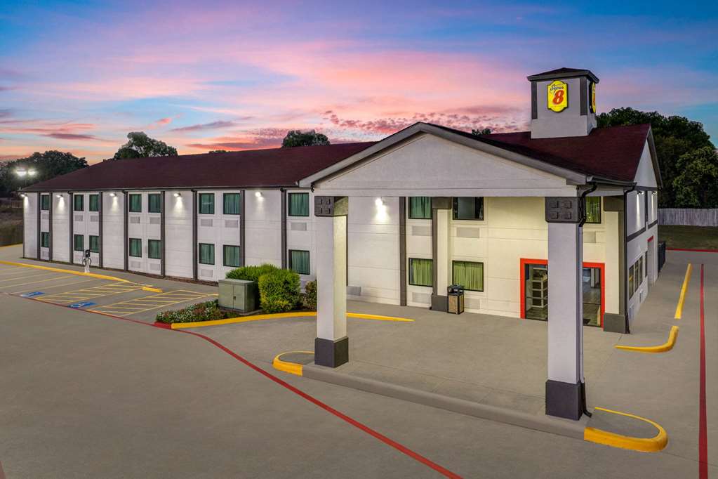 Super 8 Waxahachie
