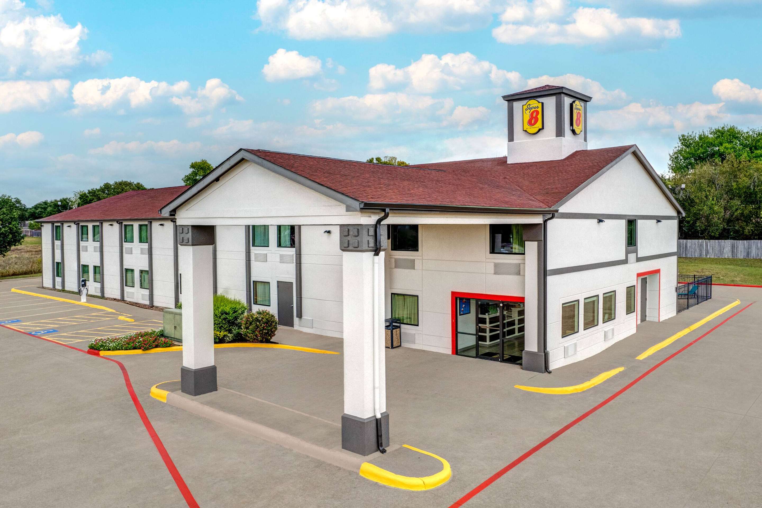 Exterior | Super 8 by Wyndham Waxahachie TX