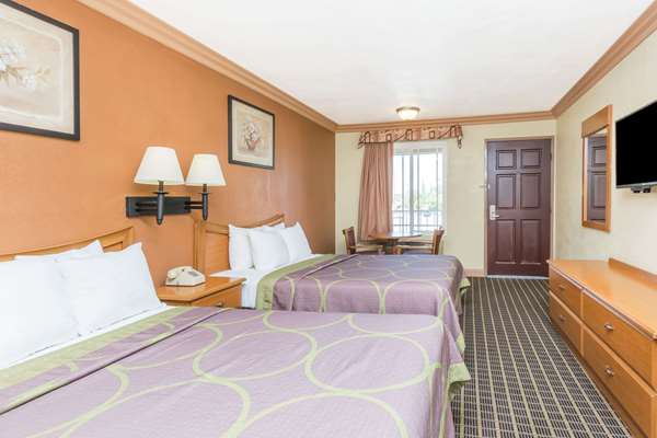  - Super 8 Motel Azusa - I-210, Exit 40