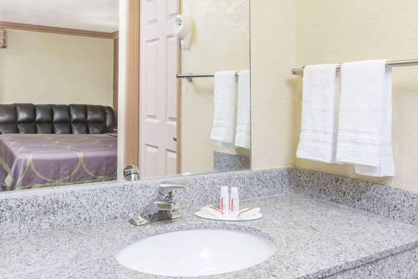  - Super 8 Motel Azusa - I-210, Exit 40