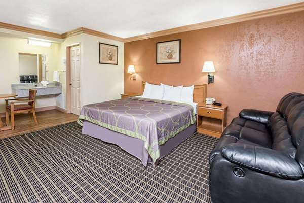  - Super 8 Motel Azusa - I-210, Exit 40