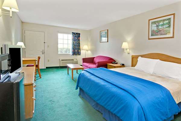 Suite - Travelodge Hotel & Suites Macclenny - I-10, Exit 335