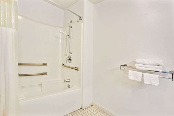  - Travelodge Hotel & Suites Macclenny - I-10, Exit 335