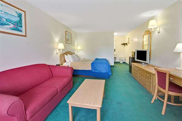 Suite - Travelodge Hotel & Suites Macclenny - I-10, Exit 335