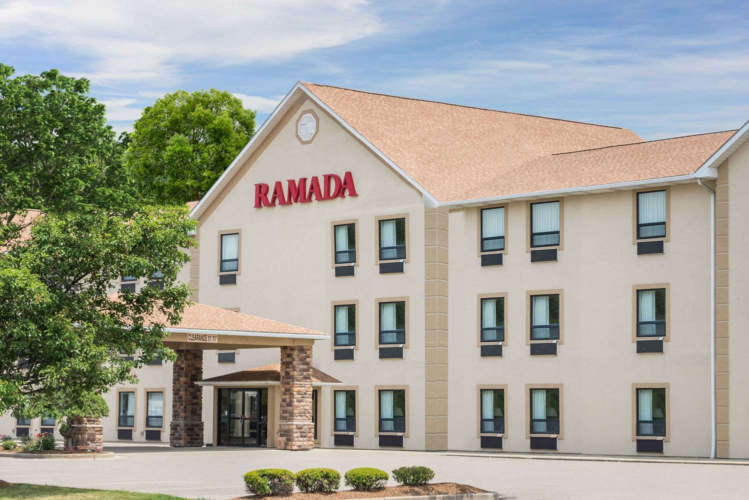 Ramada Hotel Strasburg, OH See Discounts