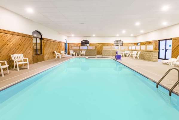 Pool - Ramada Hotel Strasburg