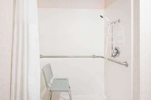  - Ramada Hotel Strasburg