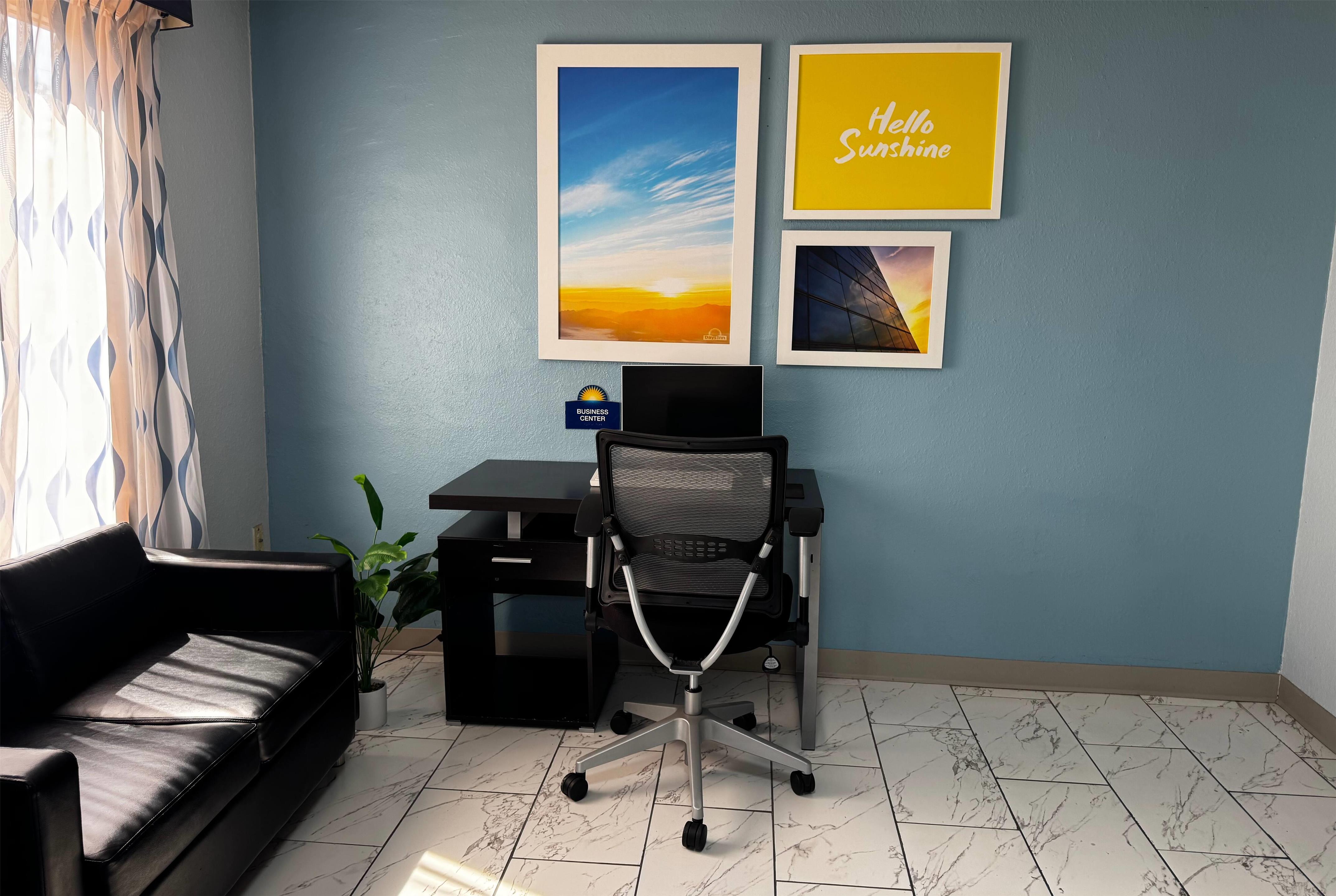 Business Center | Days Inn by Wyndham Lake City I-10
