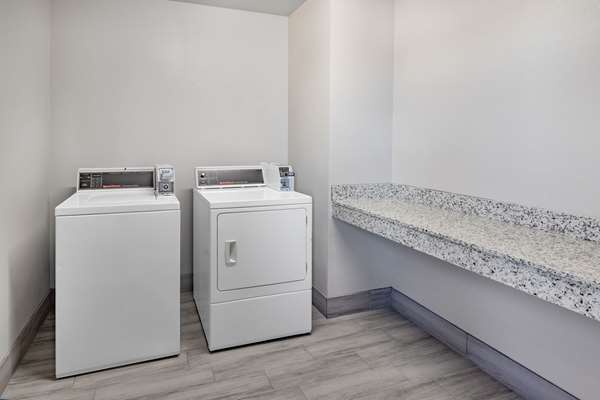 Amenities - Days Inn Bernalillo - I-25, Exit 242