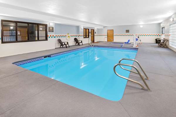 Pool - Days Inn Bernalillo - I-25, Exit 242