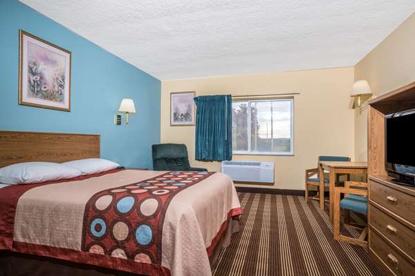  - Super 8 Hotel Osseo