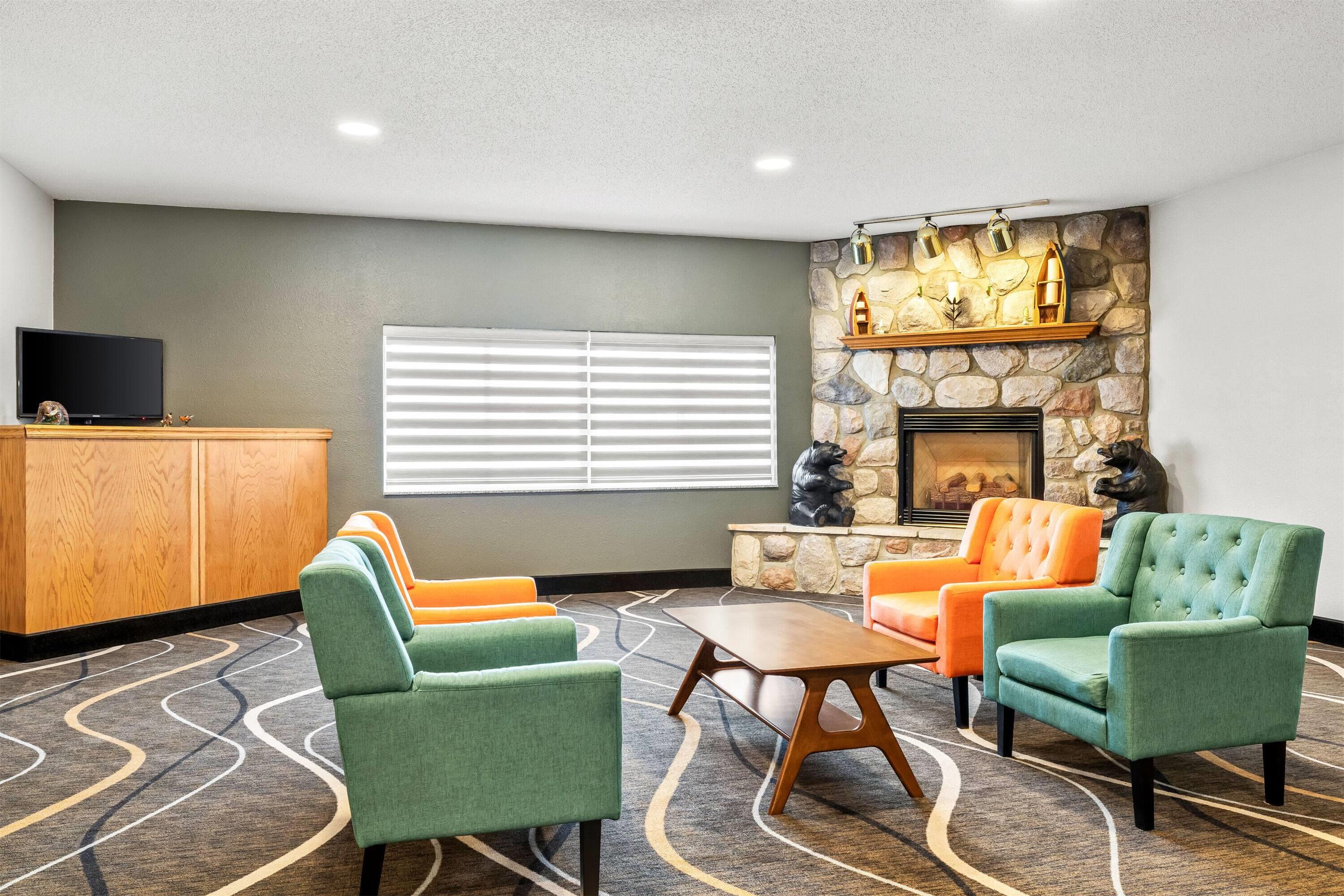 Lobby | Super 8 by Wyndham Osseo WI