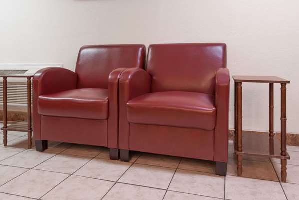  - Days Inn Russell - I-70, Exit 184