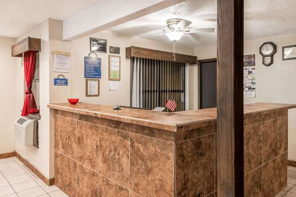  - Days Inn Russell - I-70, Exit 184