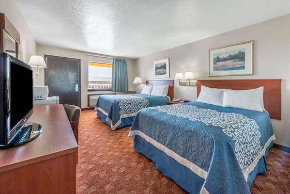  - Days Inn Russell - I-70, Exit 184