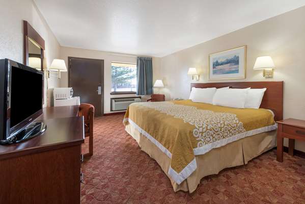  - Days Inn Russell - I-70, Exit 184