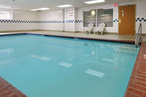 Pool - Ramada Inn & Suites Airport SeaTac