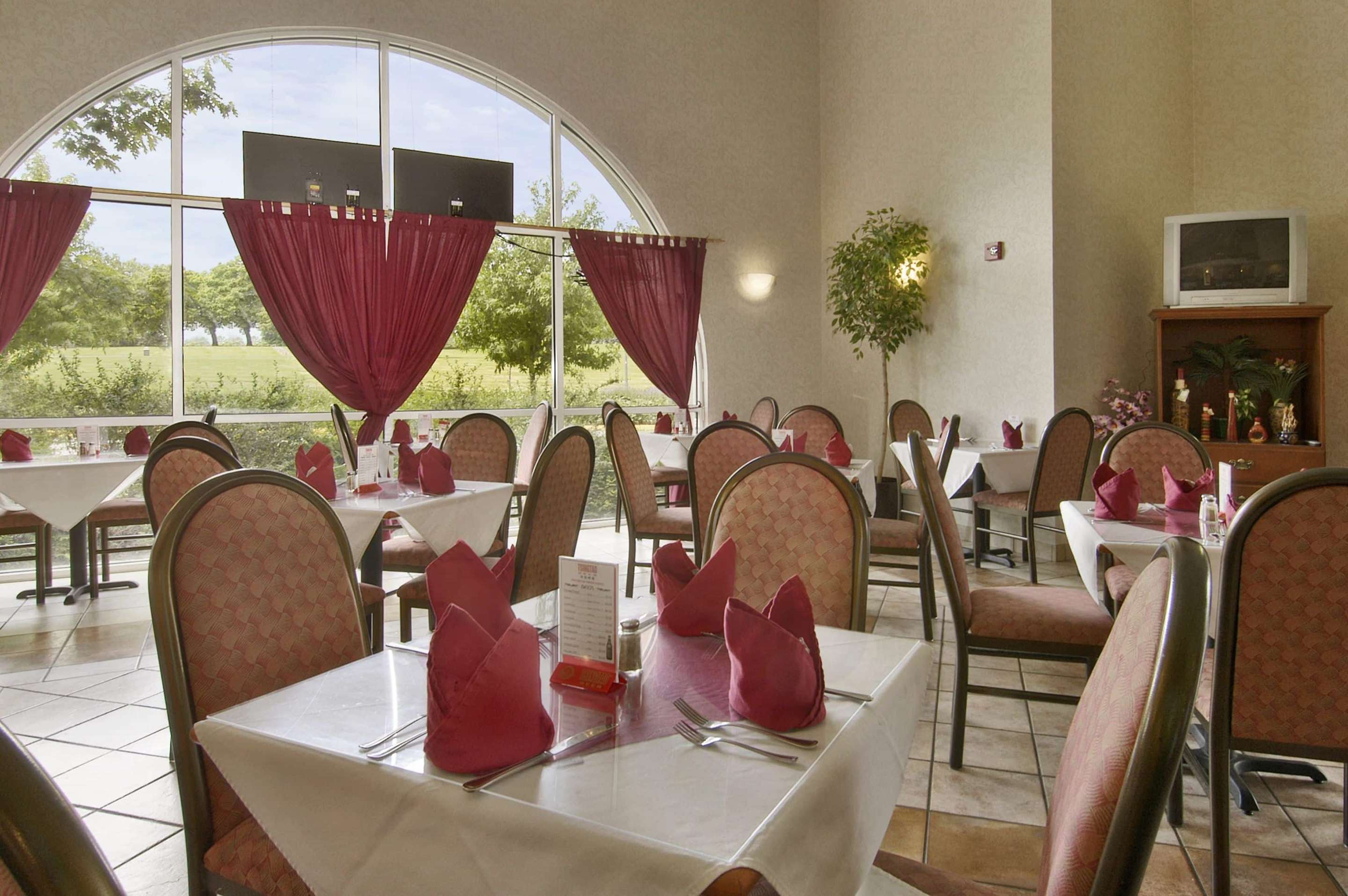Ginger Palace Restaurant | Ramada by Wyndham SeaTac Airport