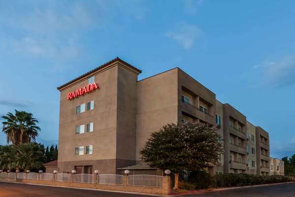 Exterior view - Ramada Limited Hotel Bakersfield
