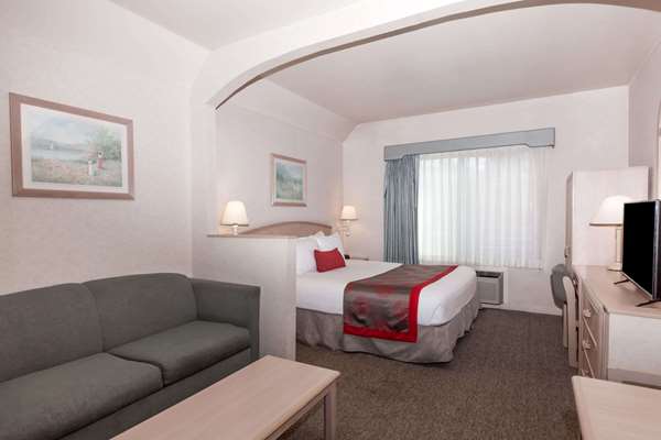 Suite - Ramada Limited Hotel Bakersfield