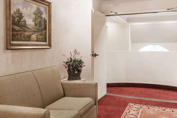  - Ramada Limited Hotel Bakersfield