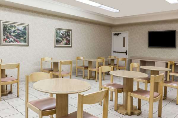  - Ramada Limited Hotel Bakersfield