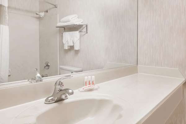  - Ramada Limited Hotel Bakersfield