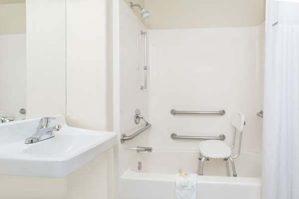  - Days Inn Air Force Academy Colorado Springs - I-25, Exit 150