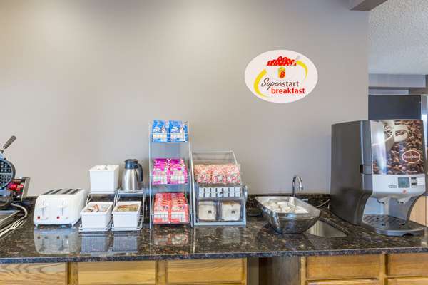  - Super 8 Hotel Carroll