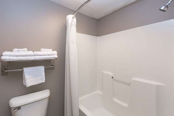  - Super 8 Hotel Carroll